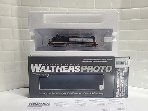 Walthers Proto GP35 PH II Diesel Loco C&O 3563 DCC Ready 920-49155 New In Box - Picture 2 of 14