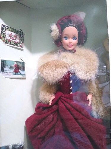 1994 Victorian Elegance Barbie - weinrotes Kleid Fellkragen - Bild 8 von 10