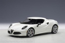 ALFA ROMEO 4C COUPE PEARL WHITE COMPOSITE 1:18 AUTOart 70188 NEW RELEASE IN BOX