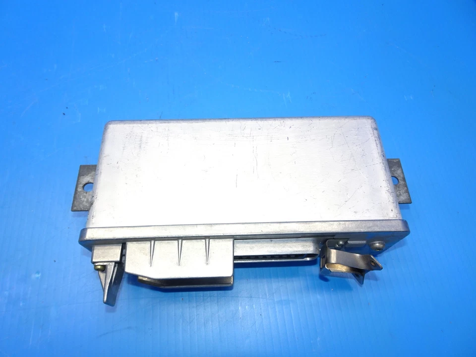 87-95 PPORSCHE 944 968 928 ABS MOUDLE БЛОК УПРАВЛЕНИЯ АНТИБЛОКИРОВОЧНЫМ ТОРМОЗОМ КОМПЬЮТЕР OEM - Изображение 3 из 4