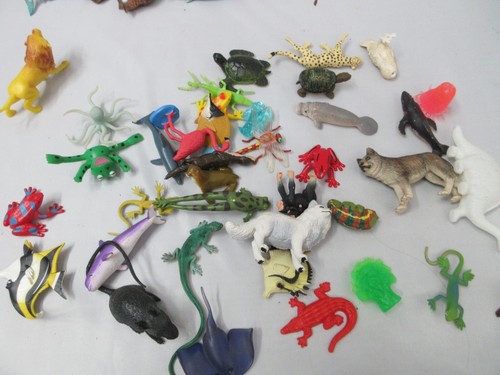 Vintage Small Animal Wildlife Toy Lot 200+ Reptile Mammal Insects More Safari - Picture 20 of 21