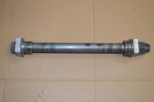 Kawasaki ZXR 750 L Achse hinten Hinterrad Achse
