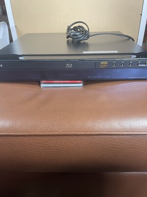SONY BLUE-RAY DISC PLAYER MODEL BDP-S300 w REMOTE - HI DEF 1080P