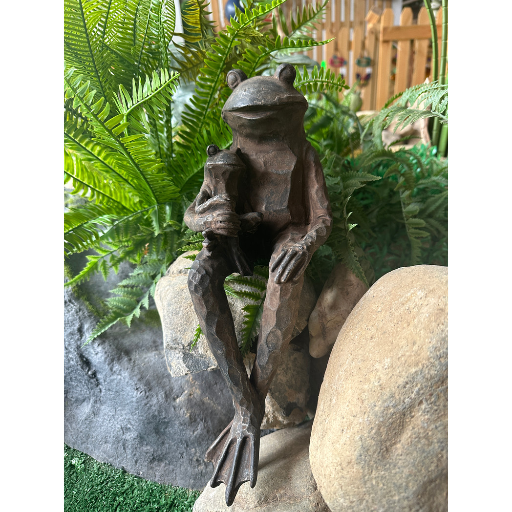 Avilo - Pond Sitting Frog Statue - Garden Ornament - Green - 15 x 36 x 21cm - Image 3