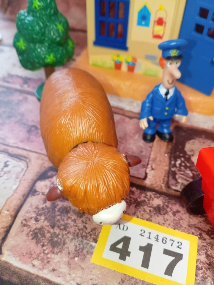 Rare Postman Pat Farm House Barn Farmer Alf Thompson, Tractor & Daisy Cow Y417 - Image 4 of 4