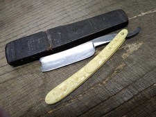 Vtg Wade  Butcher Celebrated Hollow Ground 7/8  Straight Razor w/WB Coffin Case