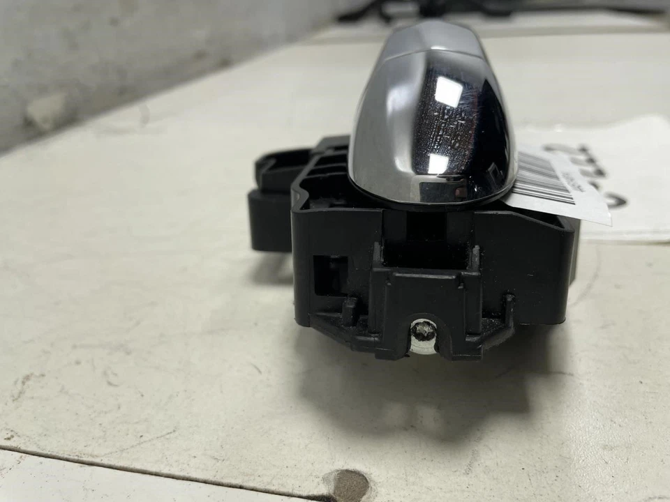 Fiat 500L 2014 manija de puerta exterior del lado del pasajero delantero derecho cromada OEM+ Foto 3 de 4