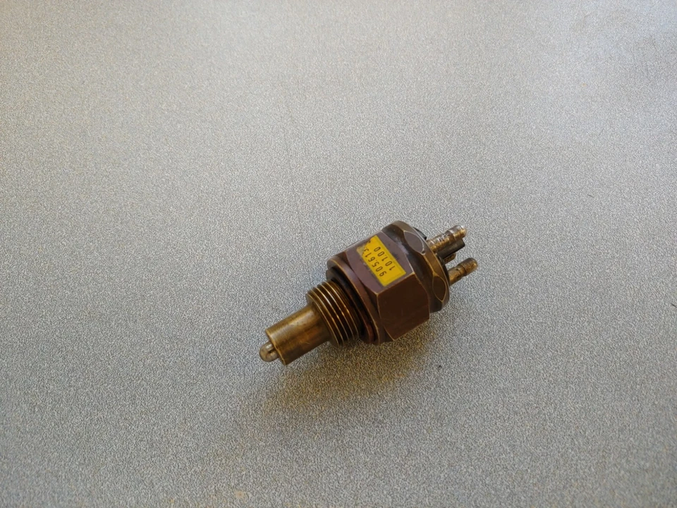 BONITO INTERRUPTOR PUENTE DE 3 POLOS ORIGINAL USADO ORIGINAL PORSCHE 911 SPORTOMATIC NLA Foto 3 de 4