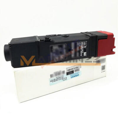 ONE New Omron D4SL-N2QDA-DN Guard Lock Safety Door Switch