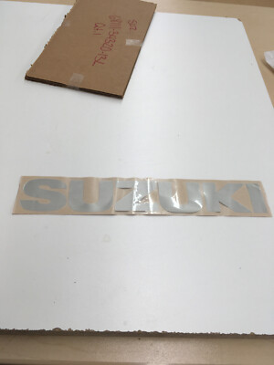 スズキ NOS OEM Genuine Suzuki Silver Emblem P/N 68111-34330-13L NEW