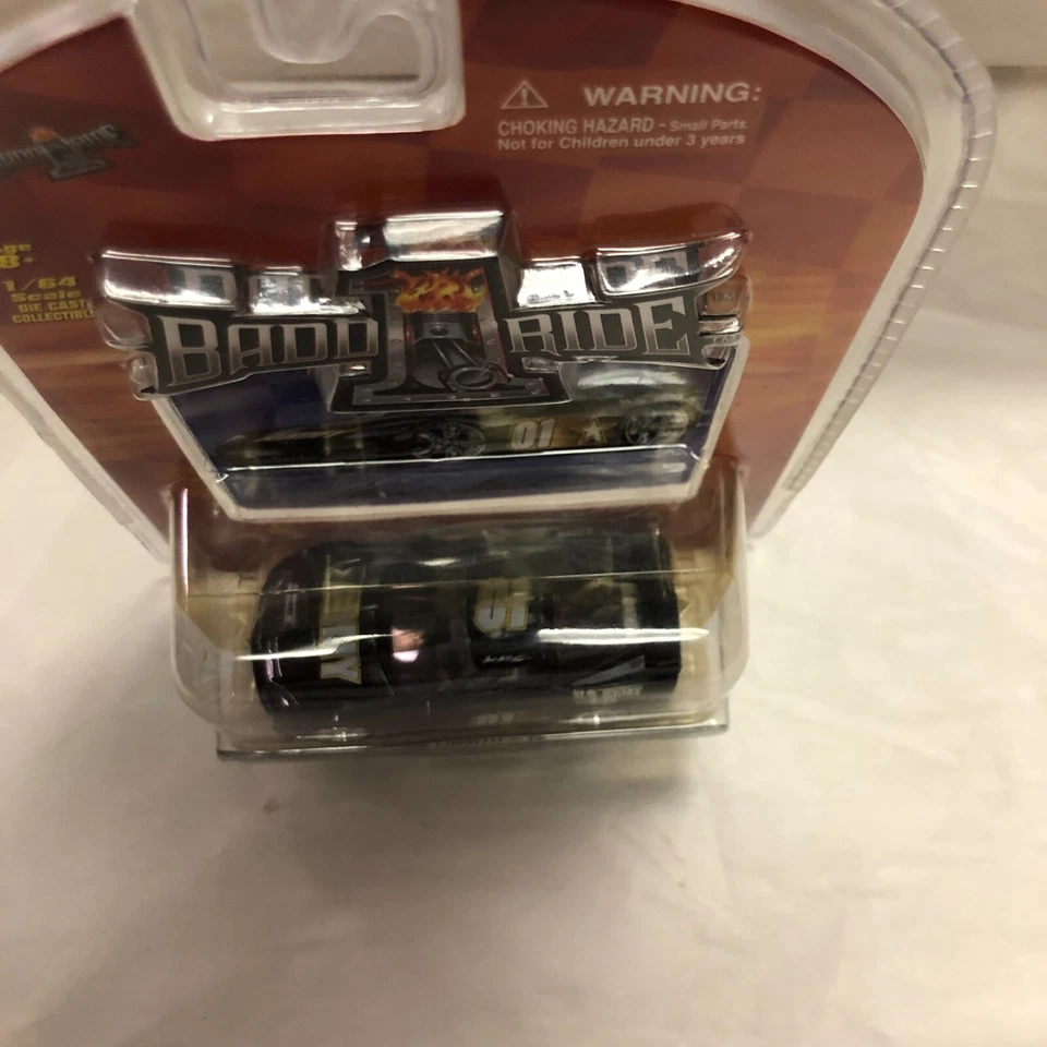 Badd1Ride Mark Martin Chevy Corvette-C6 Diecast # 01 2005 Serie 1 1/64.  Foto 2 de 3