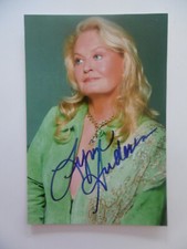 Lynn Anderson autograph signed 10x15 cm picture