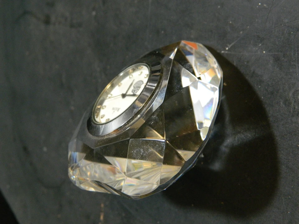 Reloj Bulova Cristal Corte Prisma en Forma de Corazón 3" x 3" x 1.75" Excelente Estado Foto 4 de 4