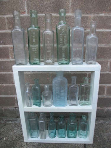 JOB LOT VINTAGE GLASS APOTHECARY BOTTLES SMOOTH LIP OLD BUD VASE WEDDING - Picture 2 of 6