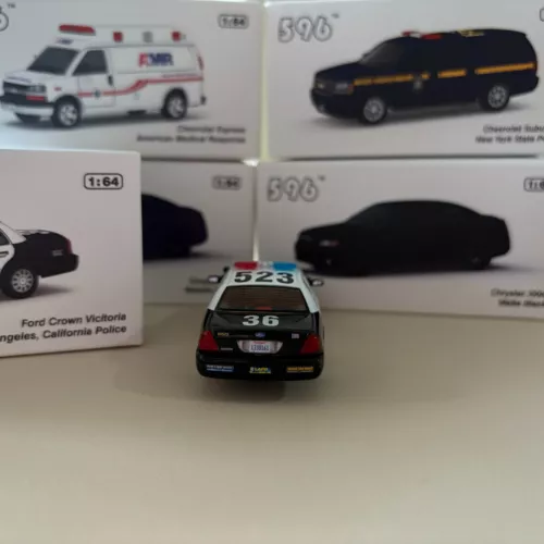 596 Model 1:64 Ford CV CROWN VICTORIA LAPD Police Model Diecast Metal Car - Picture 5 of 6