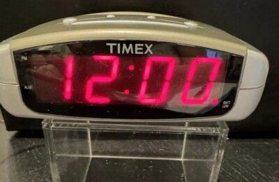 Timex Alarm Clock  T109S Tested  WORKS Battery Backup