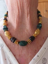 Vintage Sophisticated 1980's Asian Feel Molded Plastic Bead Necklace