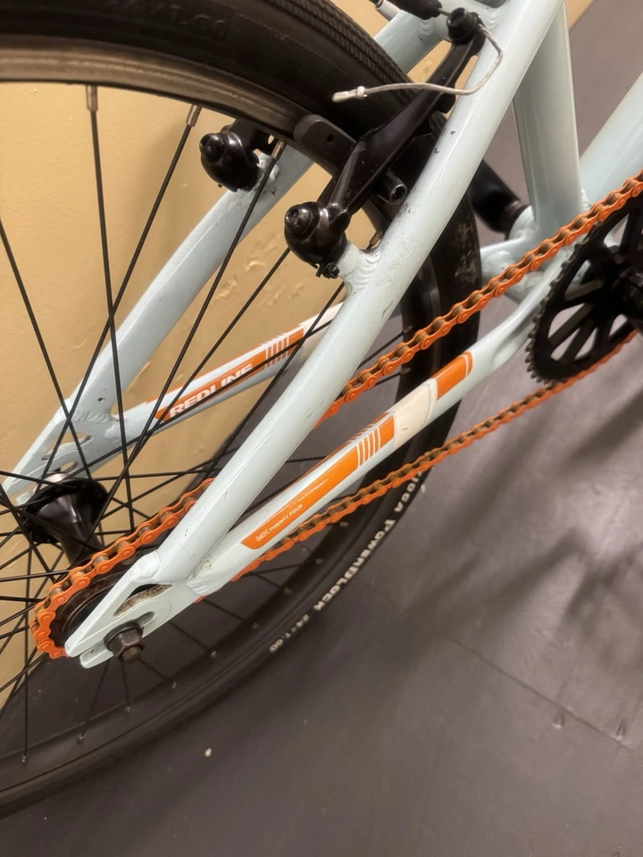 Redline de 24 pulgadas Foto 2 de 4