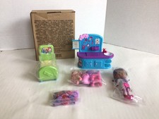 DISNEY  S DOC MCSTUFFINS 20 PC MINI TOY PLAY SET / AVON 2014 NEW IN PACKAGE