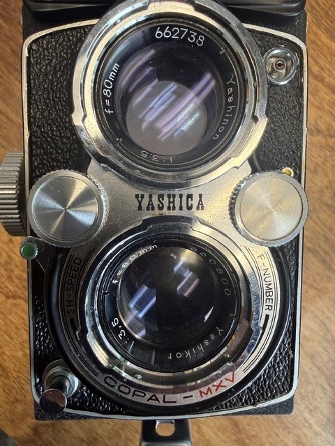 Vintage Japan Yashica-D Film Camera w/ Yashikor 80 mm Copal-MXV