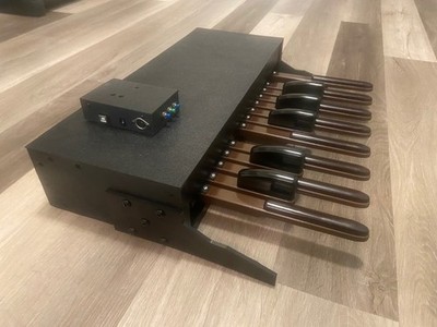 13 Note Midi Bass Pedals -   Sustain , Oct Up / Down , Midi Chan . Free Ship !