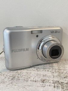 FUJIFILM FINEPIX A220 シルバー Amazon | Fujifilm FinePix a220 12 MPデジタルカメラwith 3 x