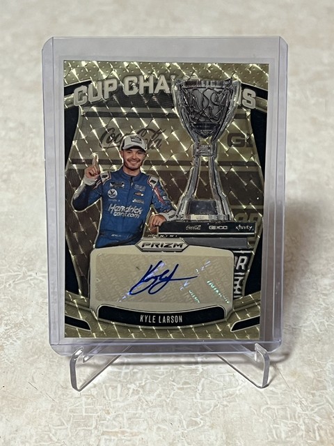 KYLE LARSON 2025 PANINI PRIZM RACING CUP CHAMPIONS SIGNATURES GOLD VINYL 1/1