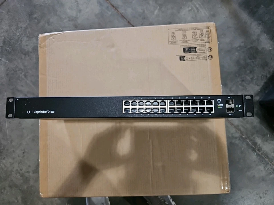 Ubiquiti Networks ES-24-LITE 24 Port Rack Mountable Ethernet Switch - Image 3 of 3