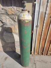 Oxygen Tank With Oxygen