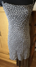 Flynn Skye Black White Floral Slip Dress XS V-Neck Knee Length Pullover