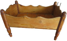 Altes Puppenbett 1930er Jahre,Weihnachtskrippe,Blumenständer, Deko