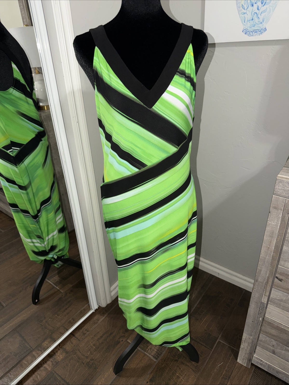 PETER NYGARD 10 M/L Women's Green Black V-Neck Front Back Sleeveless Maxi Dress