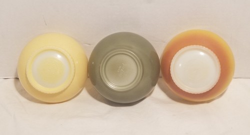 VINTAGE ANCHOR HOCKING FIRE KING 5" YELLOW,GREEN RIBBED BOTTOM CEREAL CHILI BOWL - Picture 5 of 5