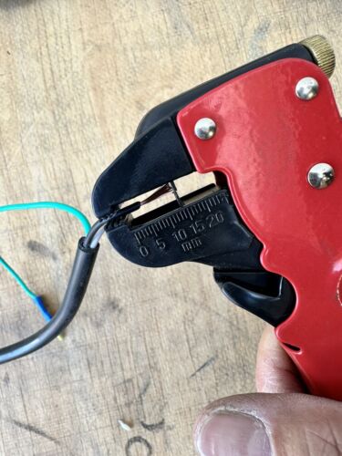 6-1/2” wire stripper/cutter pliers Strip 14 - 24 Gauge Wire Pelacables - Picture 7 of 8