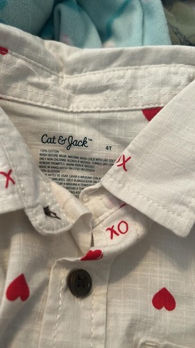 Cat & Jack Size 4T Toddler Boys Heart Long Sleeved Dress Shirt NWT! - Picture 2 of 3