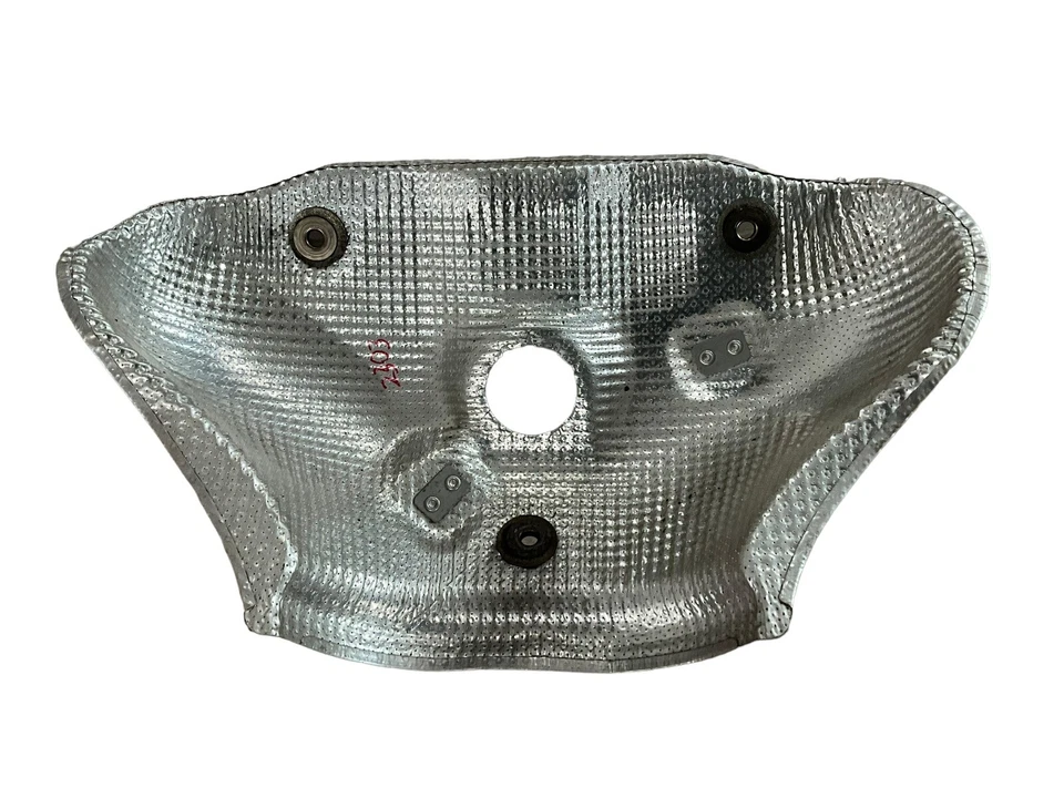 Colector de escape protector térmico Kia Forte 2019 2020 2021 Foto 3 de 3