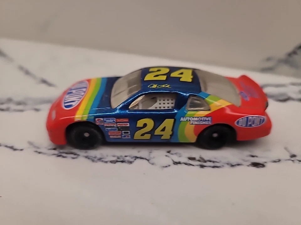 JEFF GORDON CUSTOM 1:64 DIECAST DUPONT 2004 BRISTOL FALL RACE Car - Image 2 of 4
