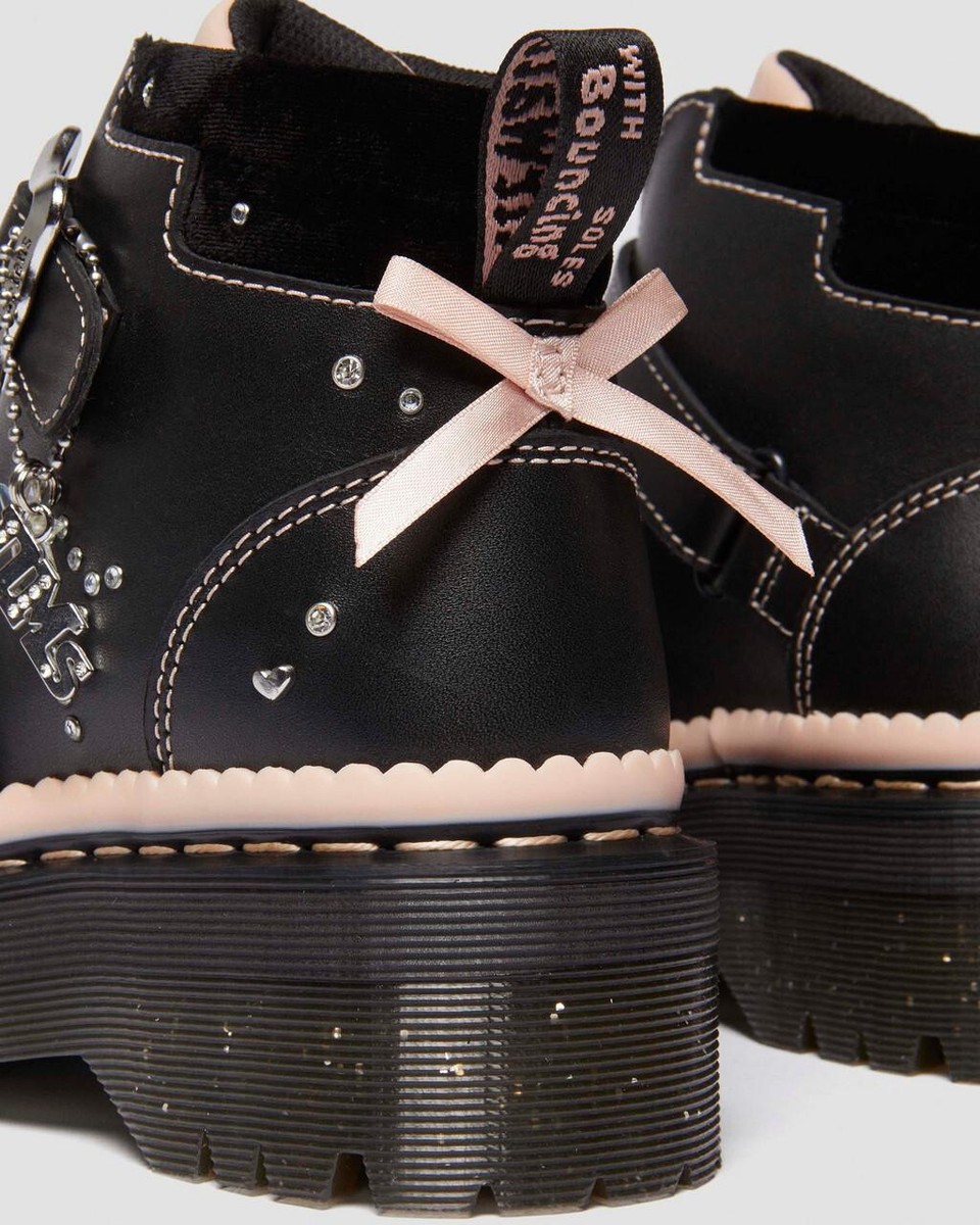 【Dr. Martens】CAITIE レザー バックル プラットフォームブーツ Dr. Martens Caitie Leather Buckle Platform Limited Edition