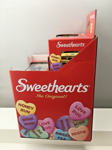 M2 Machines 5er Set Valentine's Sweetheart Fahrzeuge 2024 & 2025 mit Hülle 1:64 - Bild 14 von 22