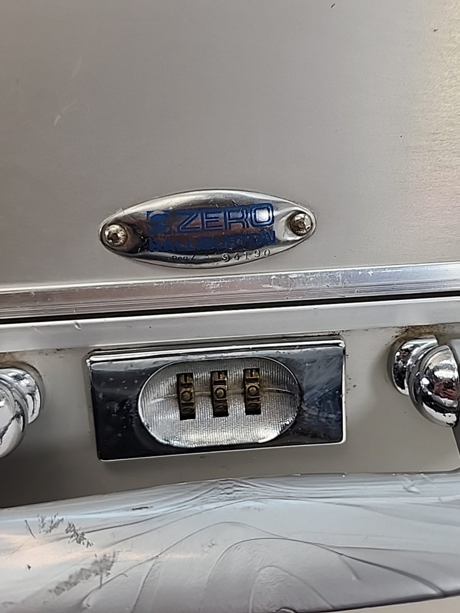 Vintage Zero Halliburton Aluminum Suitcase Silver 26x18x8 Combo