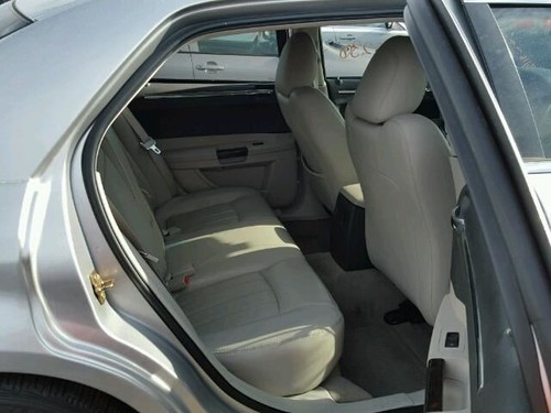 Passenger Side View Mirror Power Folding Chrome Housing Fits 05-10 300 263406 - Picture 6 of 8