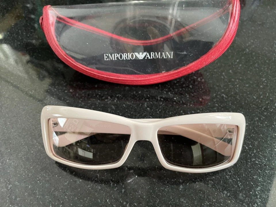Женские солнцезащитные очки Emporio Armani с чехлом - Изображение 2 из 4