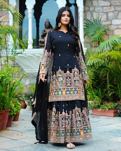 Navratri Palazzo Set With Mirror Work | Stylish Ethnic Dress For Festival Nights - Picture 12 of 15