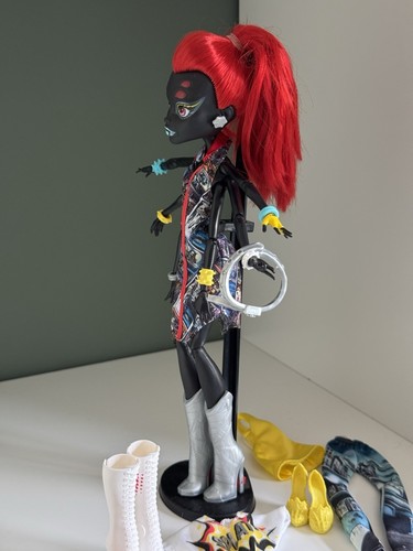 Monster High Wydowna Spider I Heart Fashion Doll Mattel - With Clothing - Picture 2 of 8