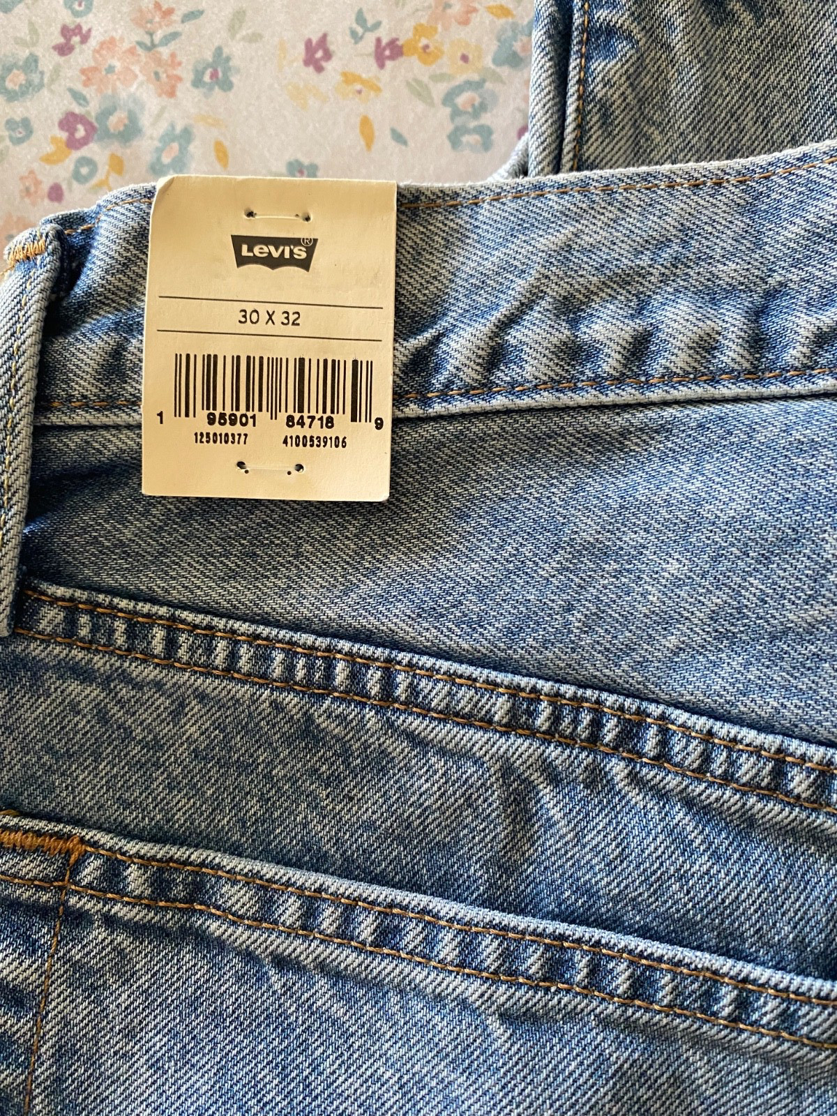 501 Levi’s Women Jeans thumbnail 2