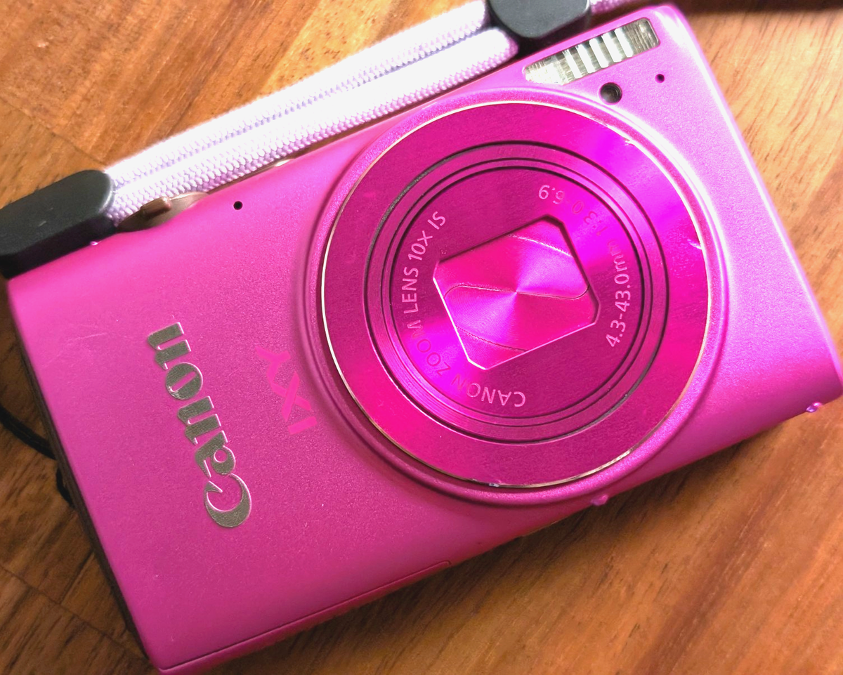 N MINT Canon PowerShot ELPH 330 HS IXY 610F Compact Digital Camera