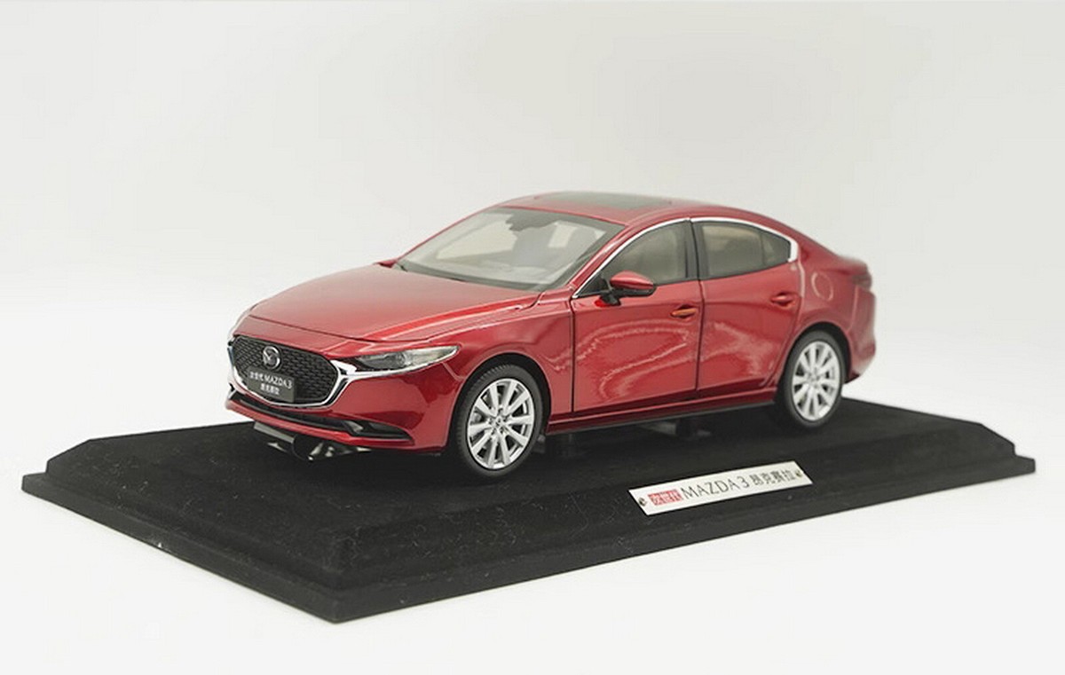 600-016 1/18 マツダ3 アクセラ3 MAZDA3 AXELA レッド