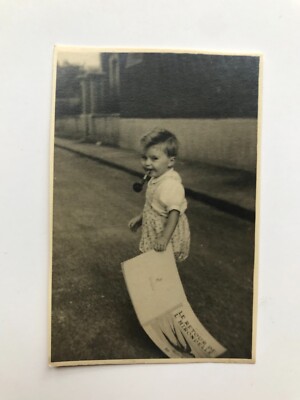 Snapshot Original Vintage Foto Kind raucht Pfeife - SB645