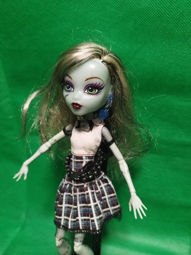 Monster High Frankie Stein Ghouls Alive Doll - Picture 2 of 2