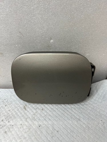 2005 MERCEDES-BEZN C280 Fuel Filler Door Gas Lid Cover A 000 584 59 17 OEM (50) - 第 1/8 張圖片